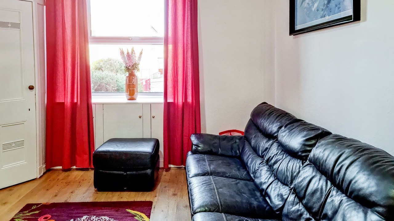 Photo of Livingroom in Penicuik