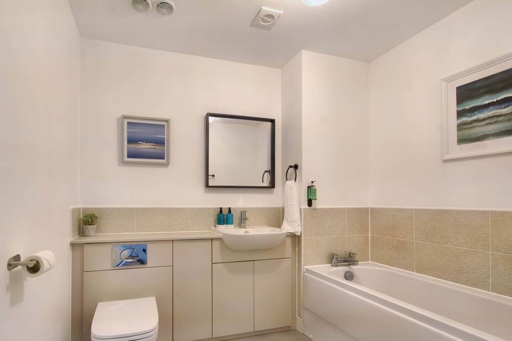 Photo of Bathroom in Skelmorlie
