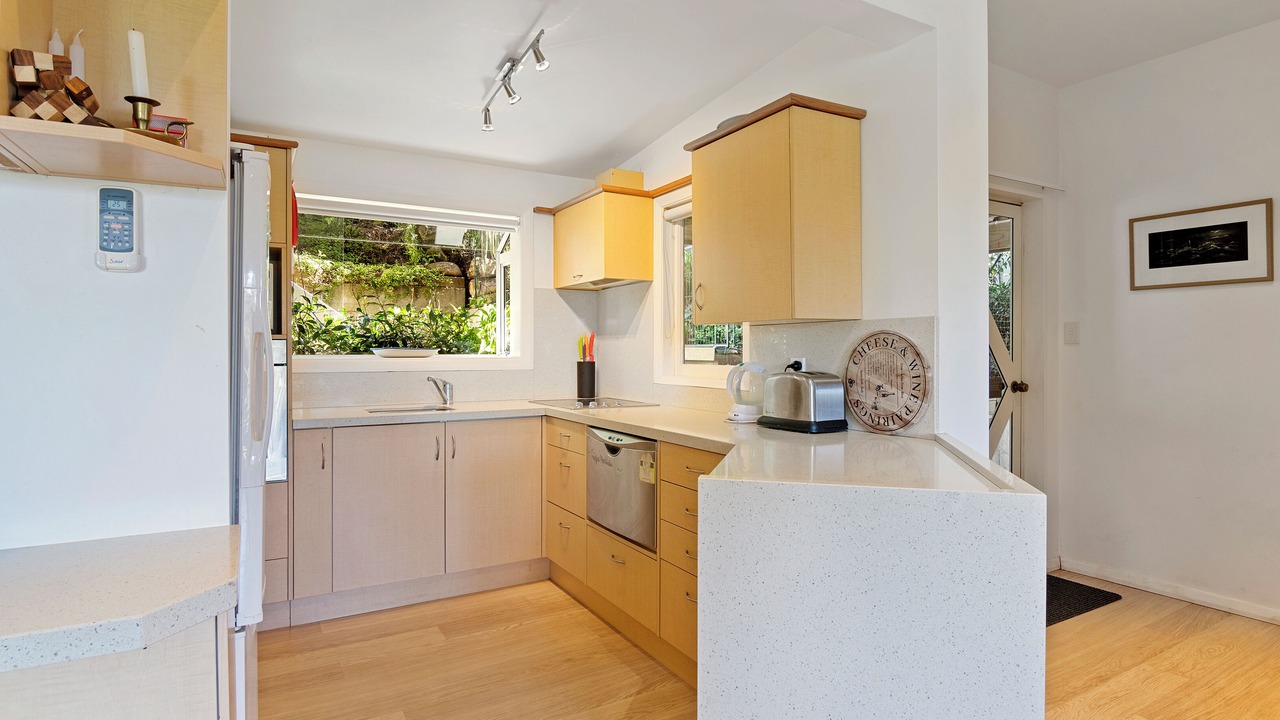 Photo of Kitchen in Ngaio Bay