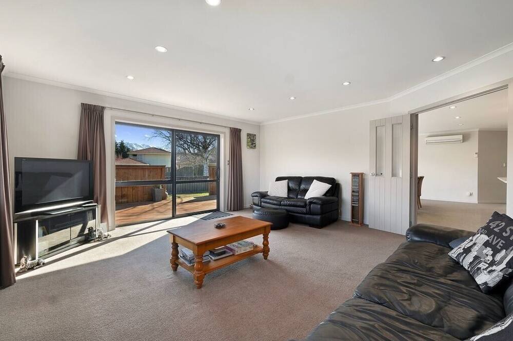 Photo of Livingroom in Lowburn