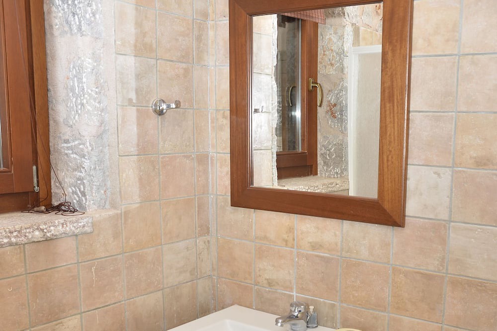 Photo of Bathroom in Leonidio
