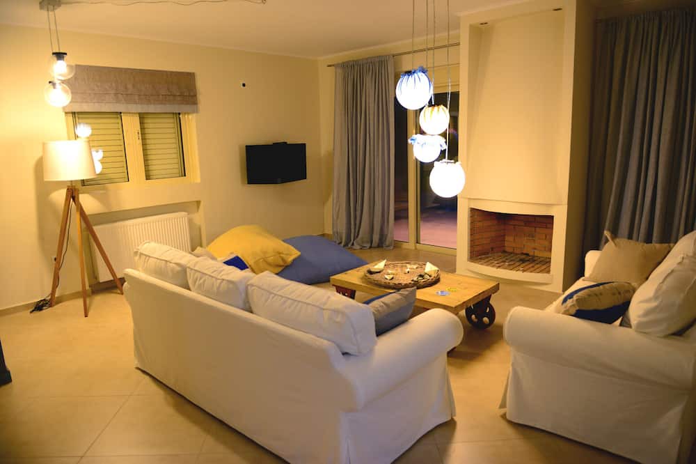 Photo of Livingroom in Trifylia