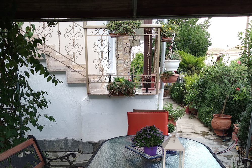 Photo of Patio Balcony in Prosotsani