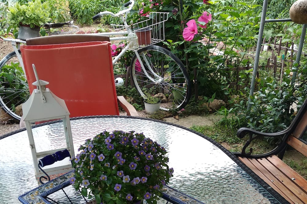 Photo of Patio Balcony in Prosotsani
