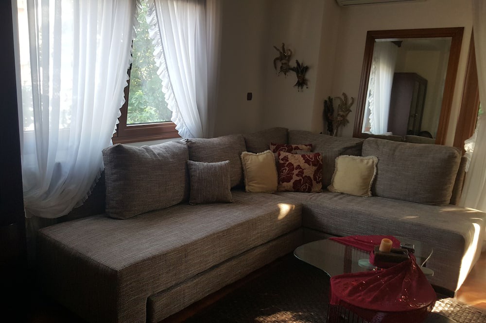 Photo of Livingroom in Prosotsani
