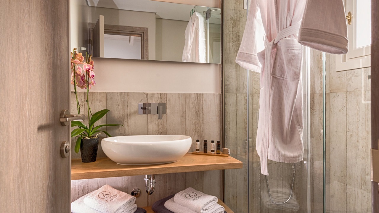 Photo of Bathroom in Avdou