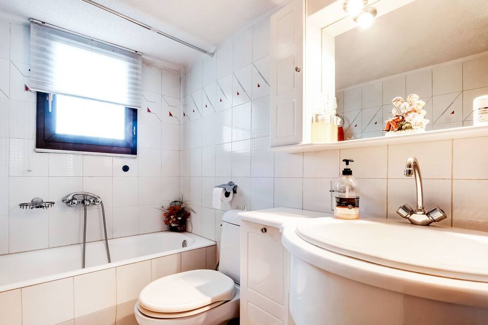Photo of Bathroom in Tanagra