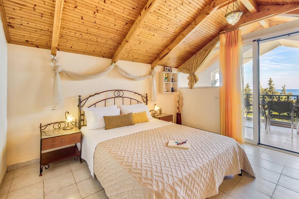 Photo of Bedroom in Amoudi