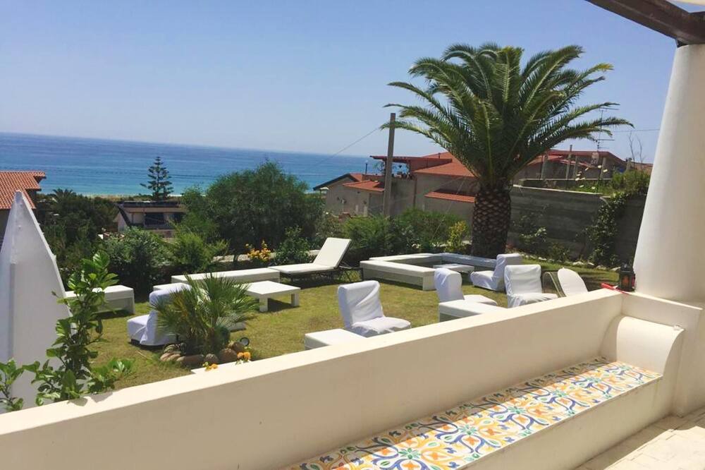 Photo of Patio Balcony in Brancaleone Marina