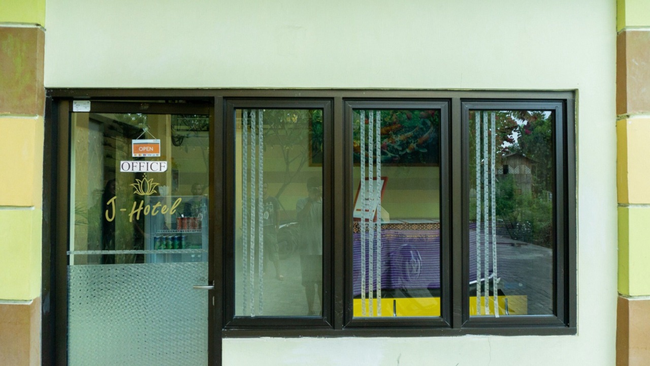 Photo of Others in Ende