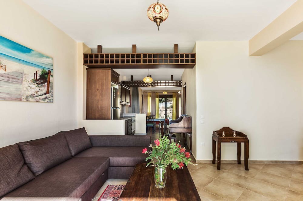Photo of Livingroom in Keratsini-Drapetsona