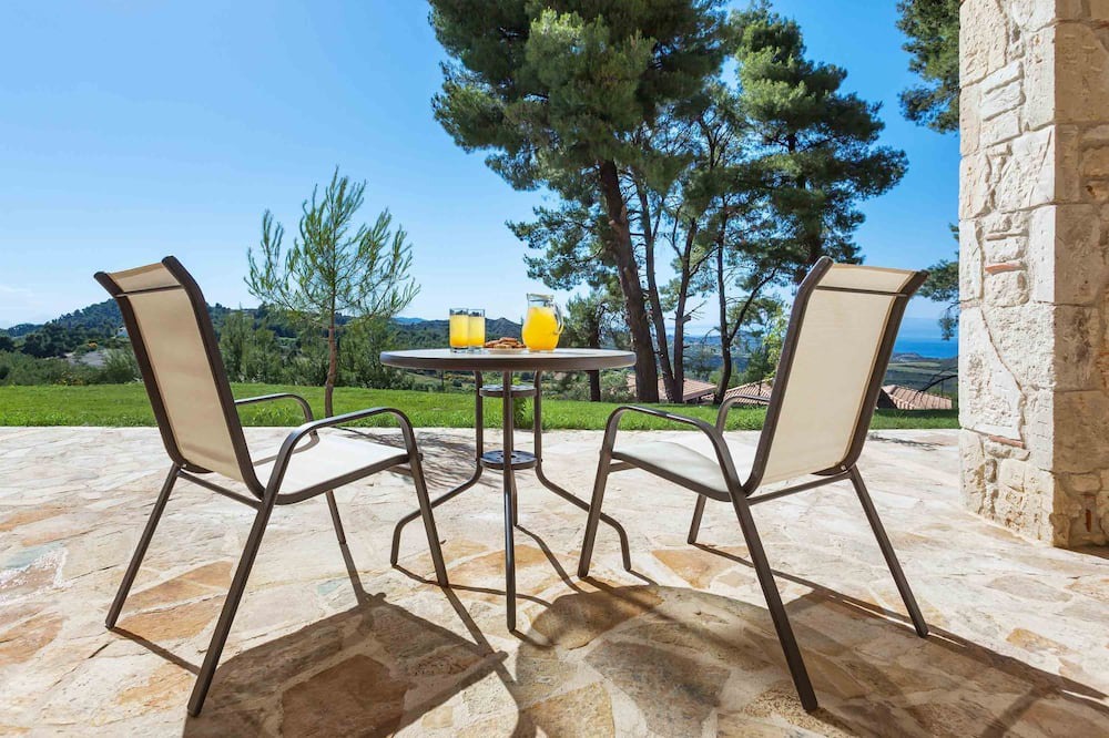 Photo of Patio Balcony in Keratsini-Drapetsona