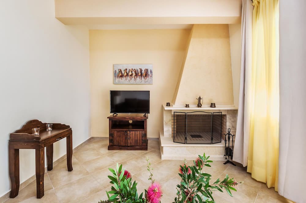 Photo of Livingroom in Keratsini-Drapetsona