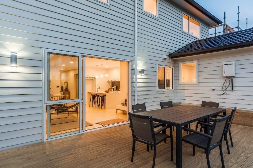 Photo of Outdoor in Flat Bush