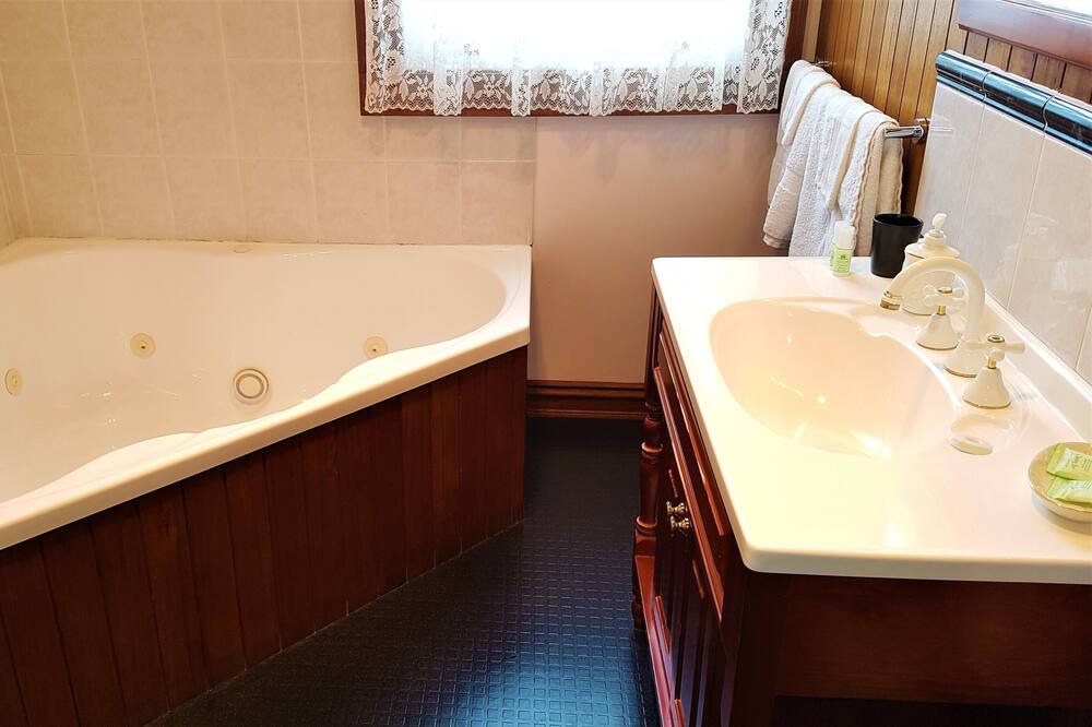 Photo of Bathroom in Smithton