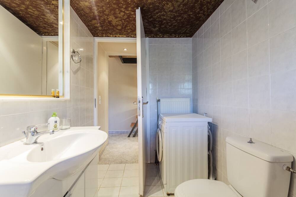 Photo of Bathroom in Lepreo