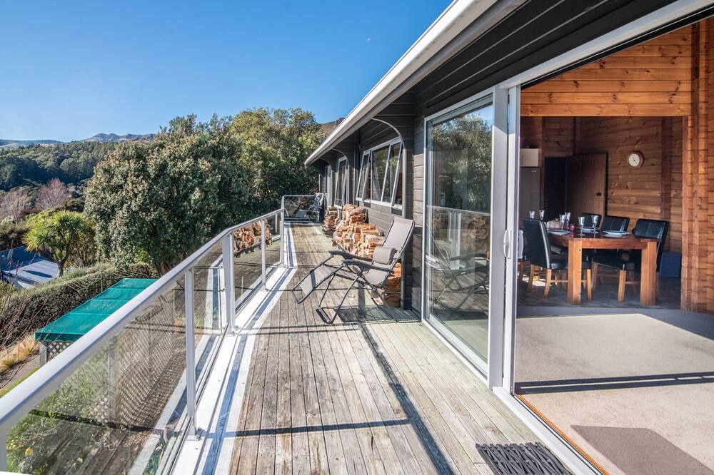 Photo of Patio Balcony in Akaroa