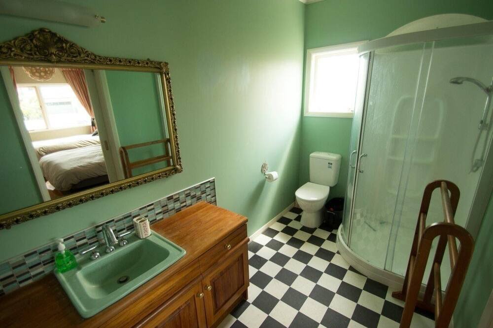 Photo of Bathroom in Lynmore