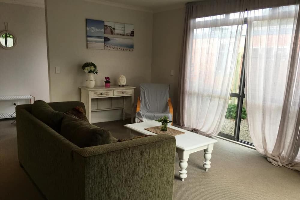Photo of Livingroom in Titahi Bay