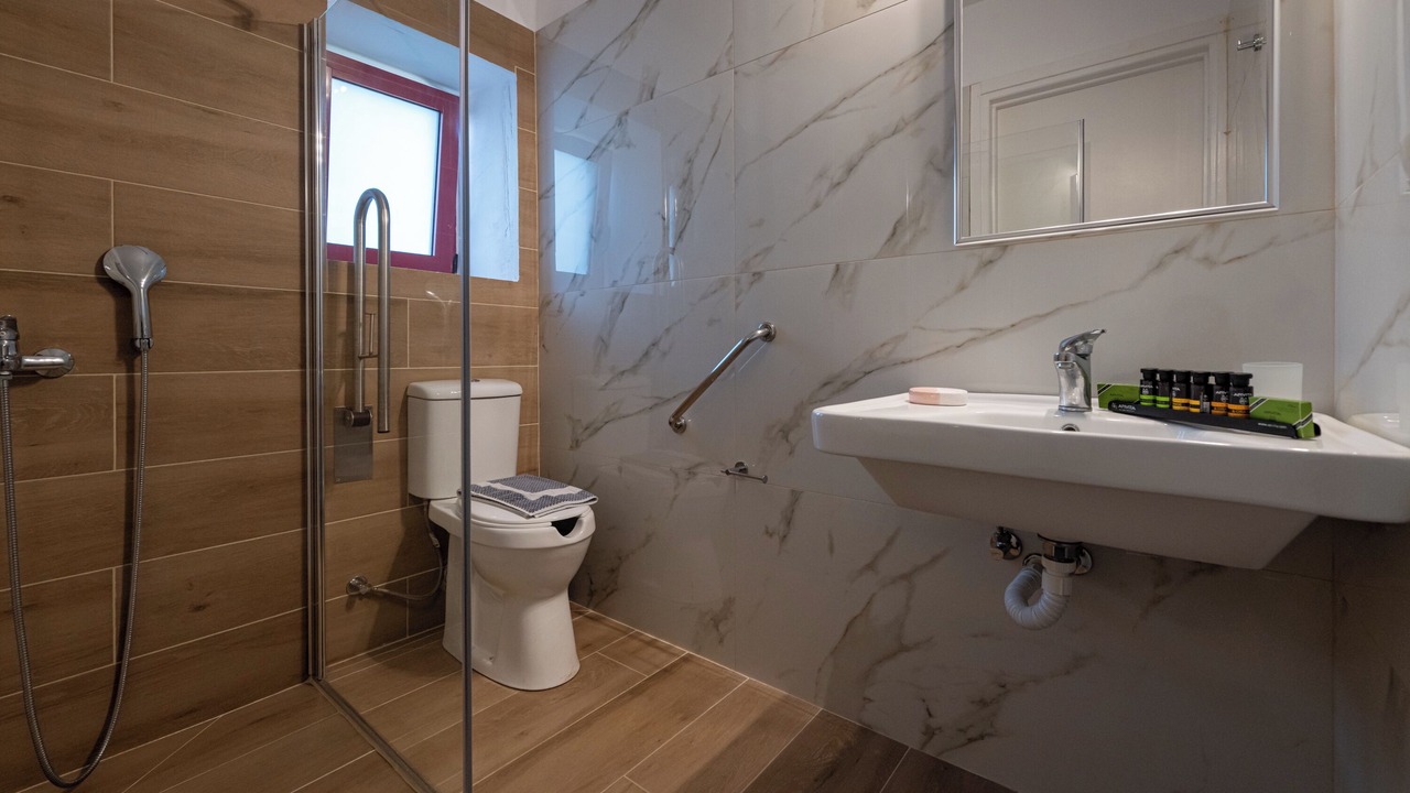 Photo of Bathroom in Methoni