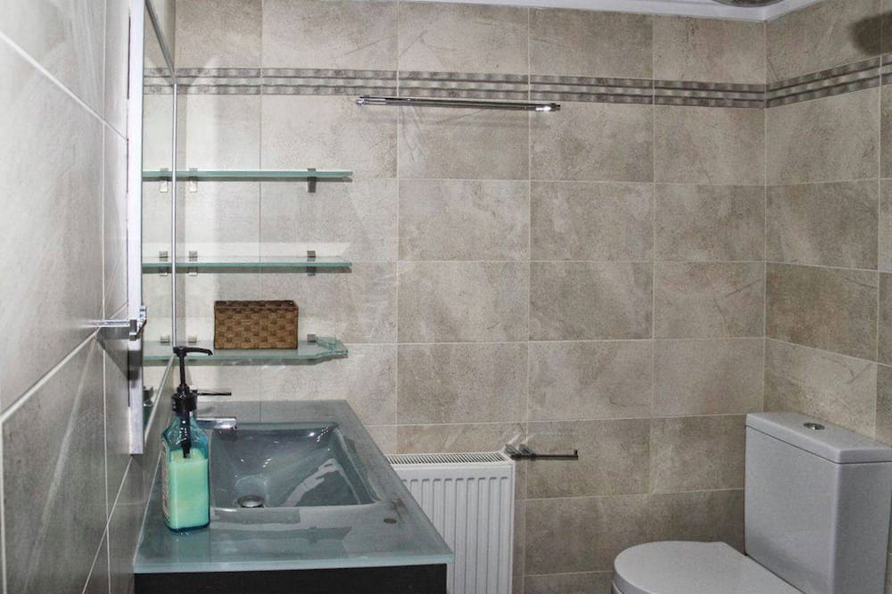 Photo of Bathroom in Elliniko-Argyroupoli