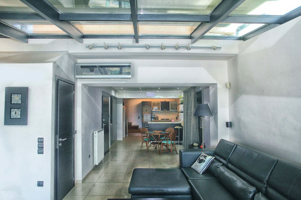 Photo of Livingroom in Elliniko-Argyroupoli