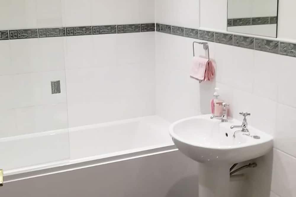Photo of Bathroom in Wemyss Bay