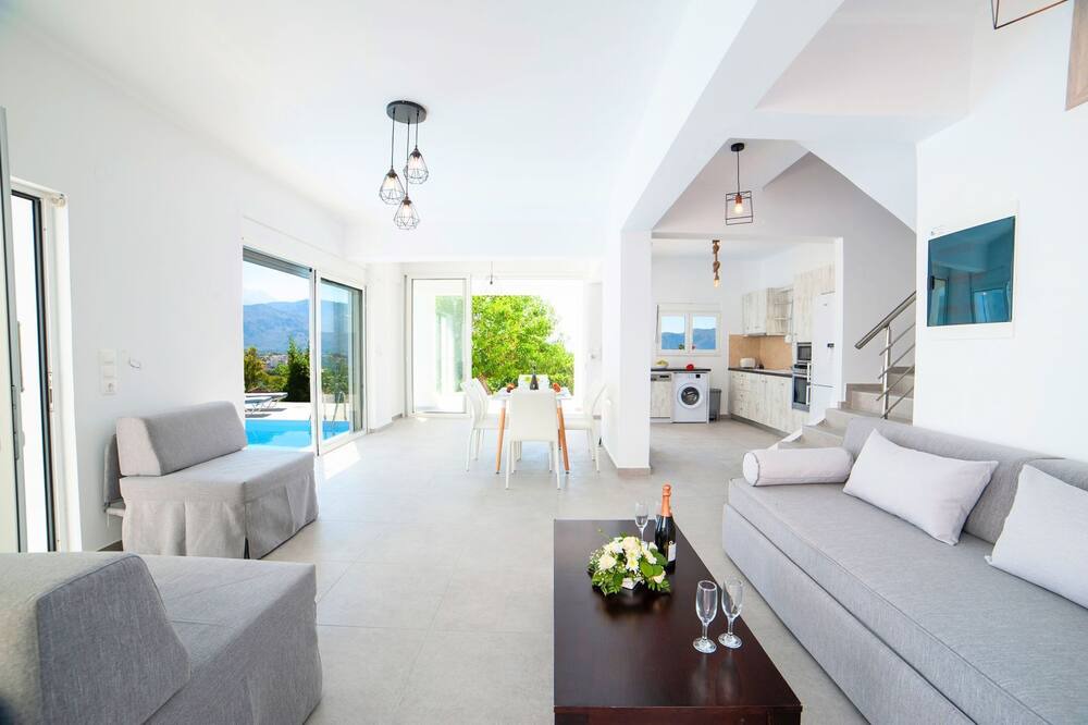 Photo of Livingroom in Dramia