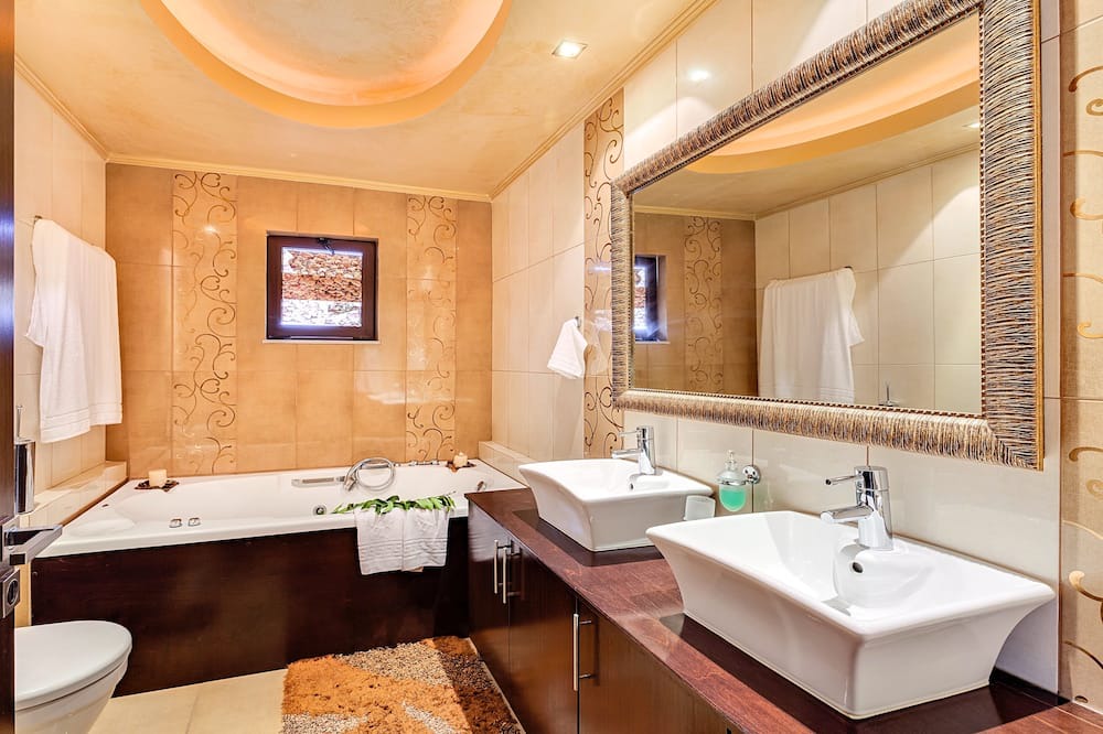 Photo of Bathroom in Kournas