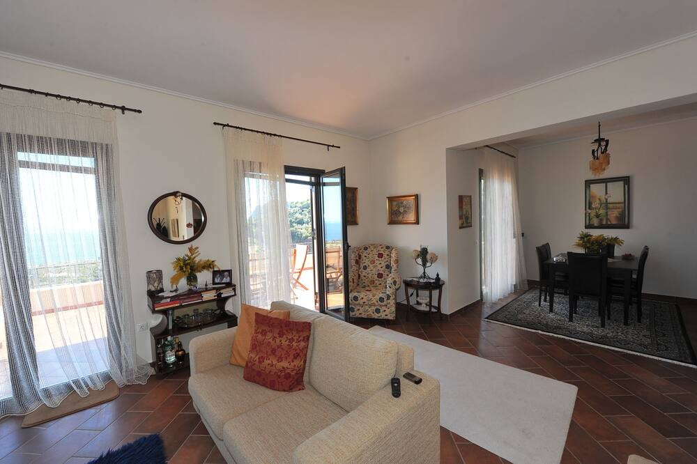 Photo of Livingroom in Melissopetra