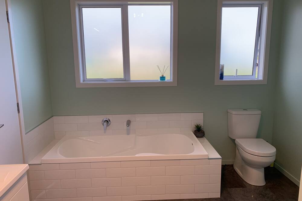 Photo of Bathroom in Te Anau