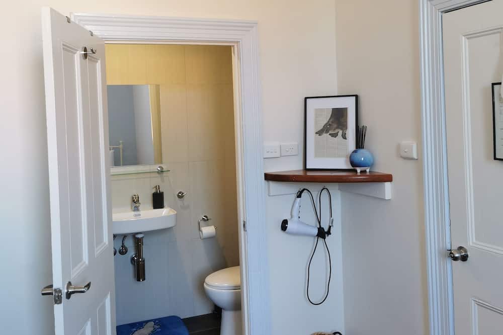 Photo of Bathroom in Deloraine