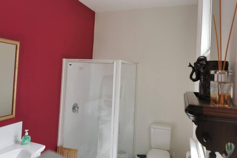 Photo of Bathroom in Deloraine