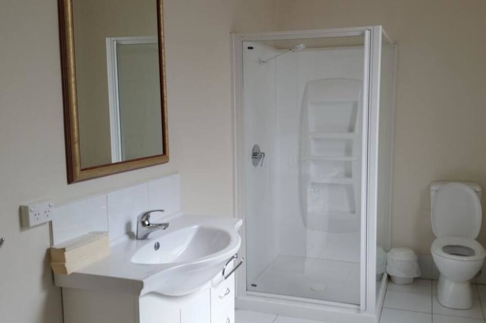 Photo of Bathroom in Deloraine