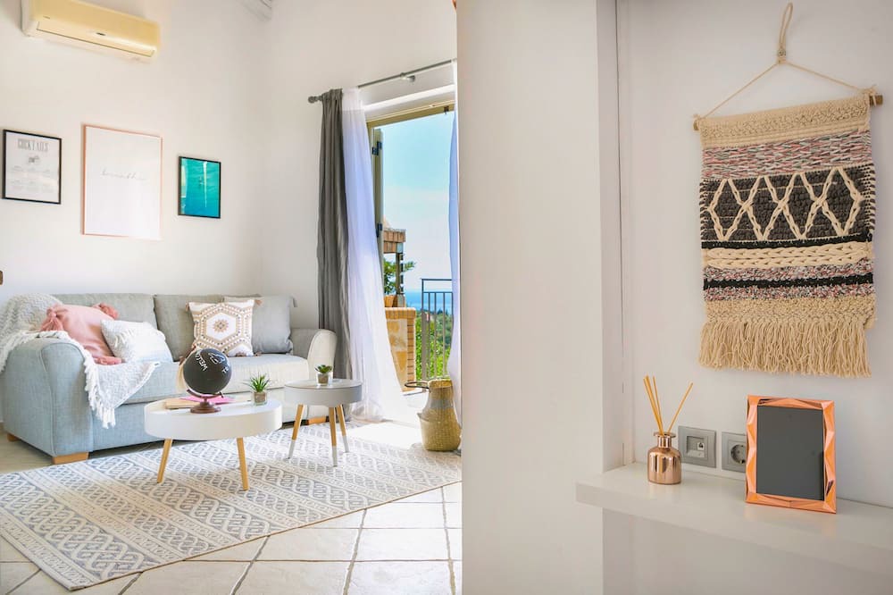 Photo of Livingroom in Trapezaki