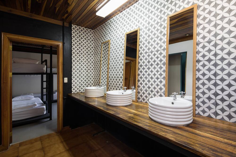 Photo of Bathroom in Barrio Dent