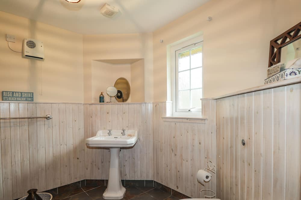 Photo of Bathroom in Strathpeffer