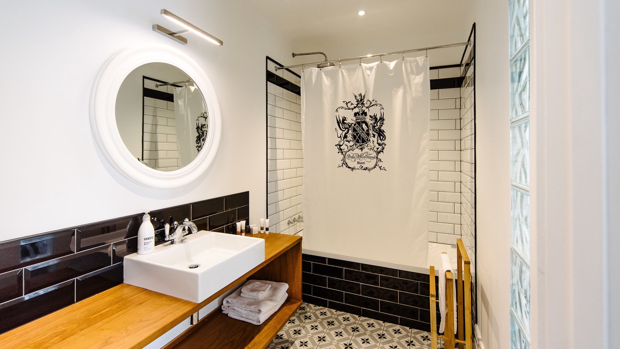 Photo of Bathroom in Russell
