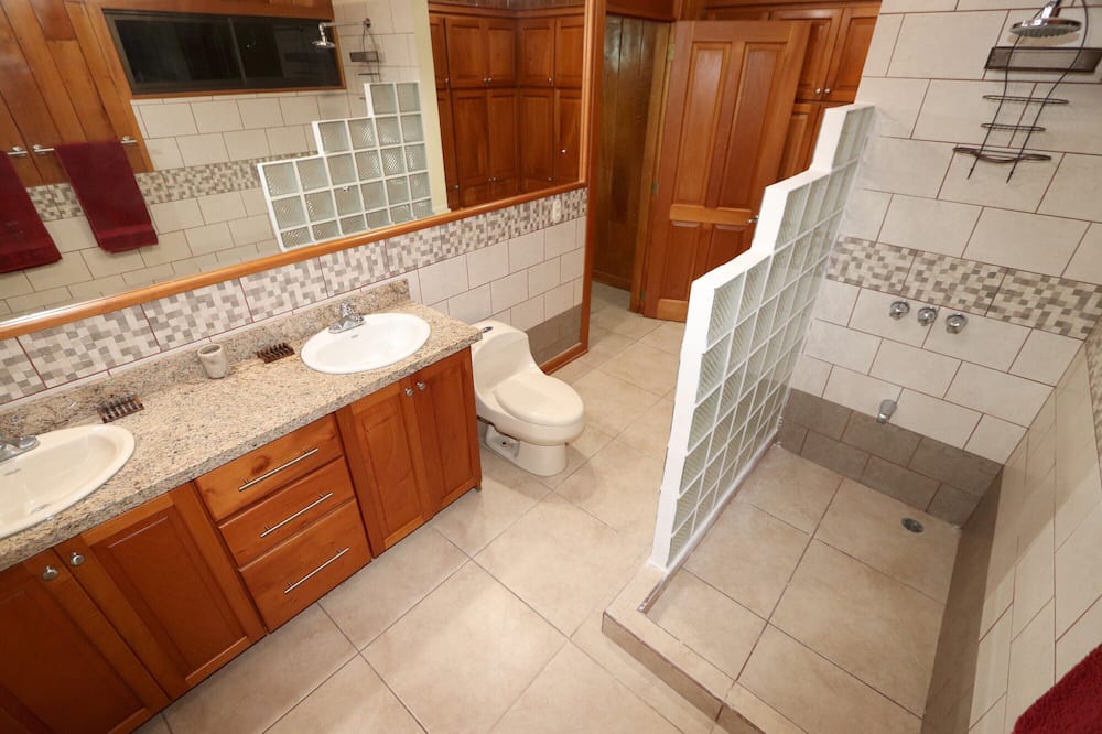 Photo of Bathroom in Atenas