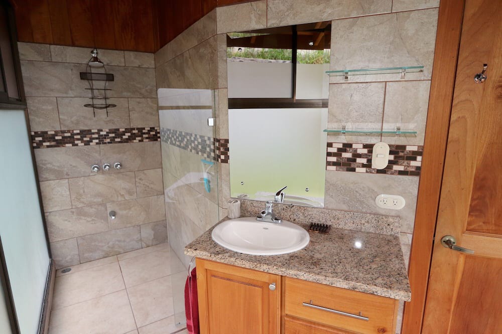 Photo of Bathroom in Atenas