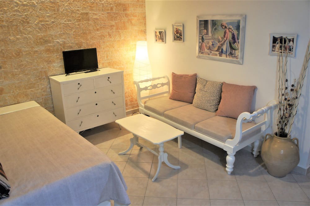 Photo of Livingroom in Kouramades