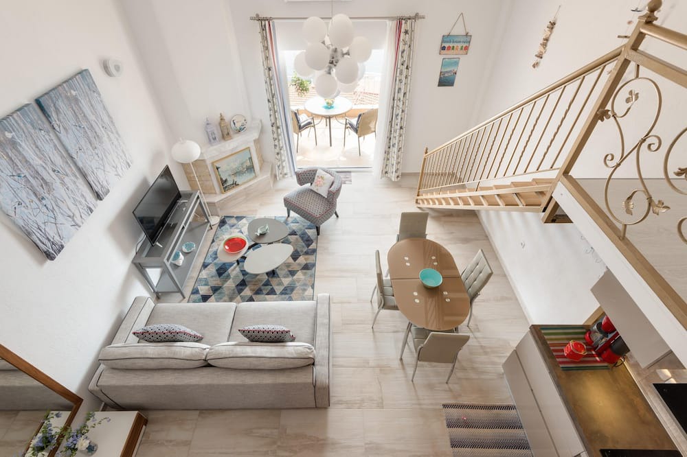 Photo of Livingroom in Neos Marmaras