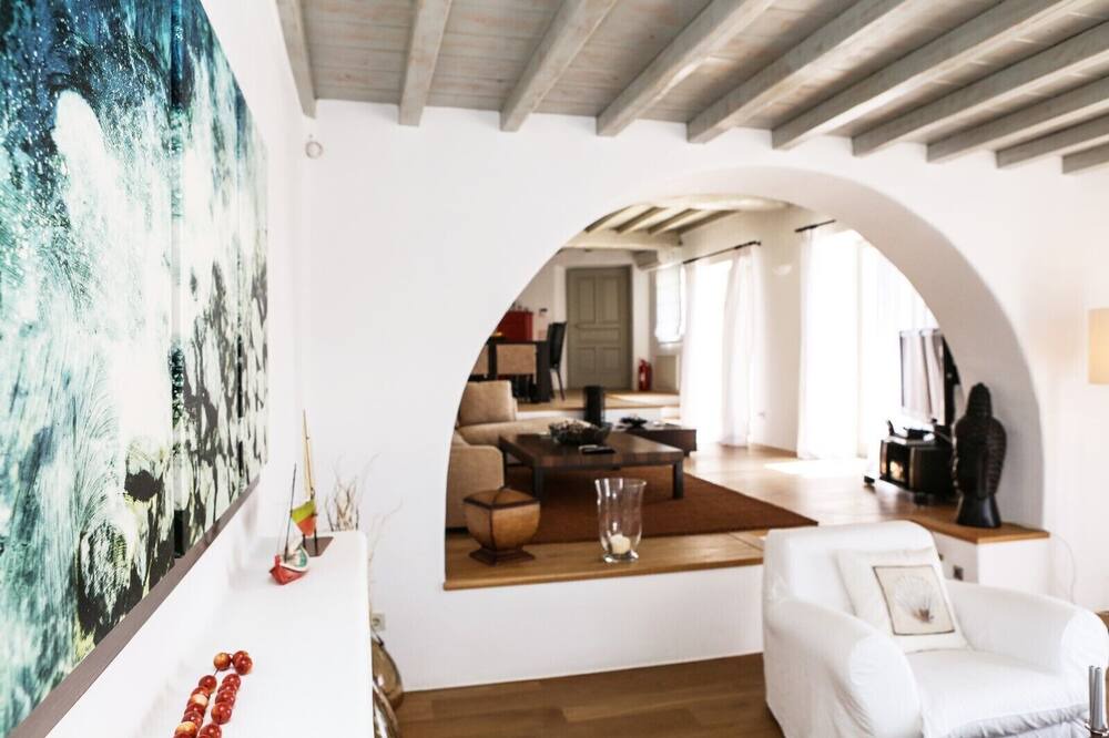 Photo of Livingroom in Agios Stefanos