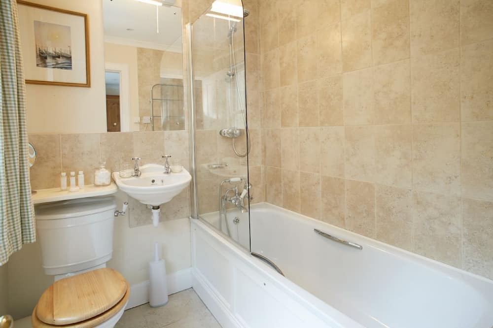 Photo of Bathroom in Taynuilt