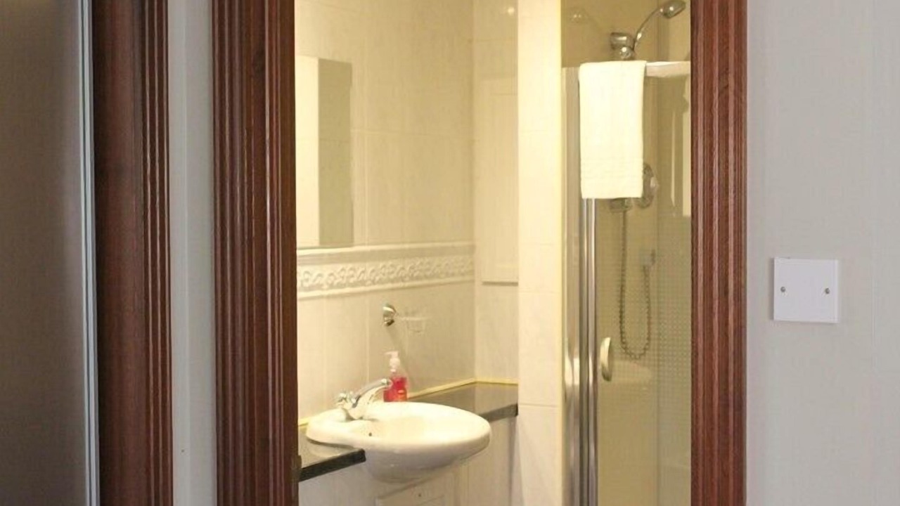 Photo of Bathroom in Arden