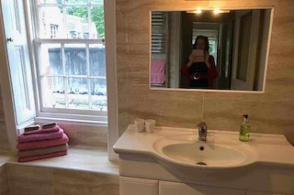 Photo of Bathroom in Aberlady
