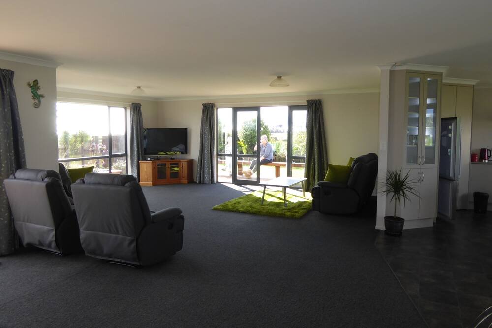 Photo of Livingroom in Little Wanganui