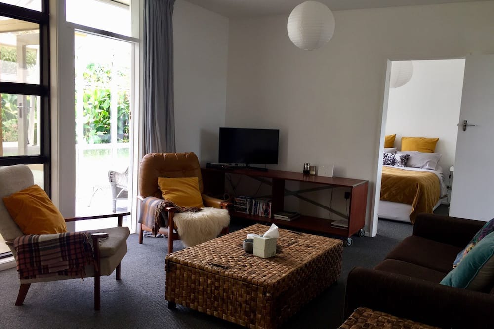 Photo of Livingroom in Titahi Bay