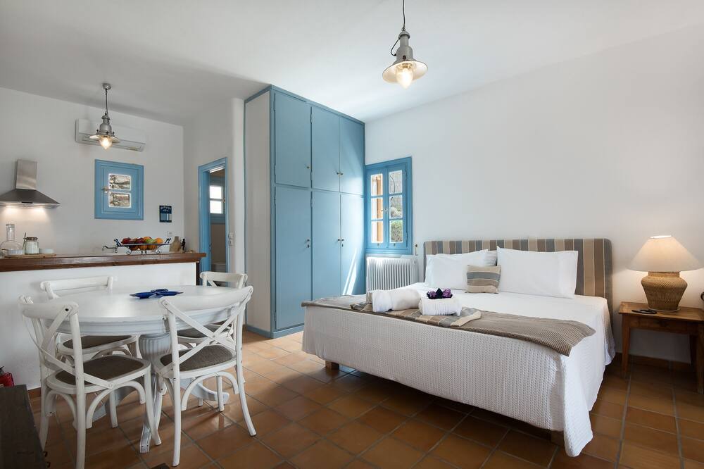 Photo of Bedroom in Houlakia