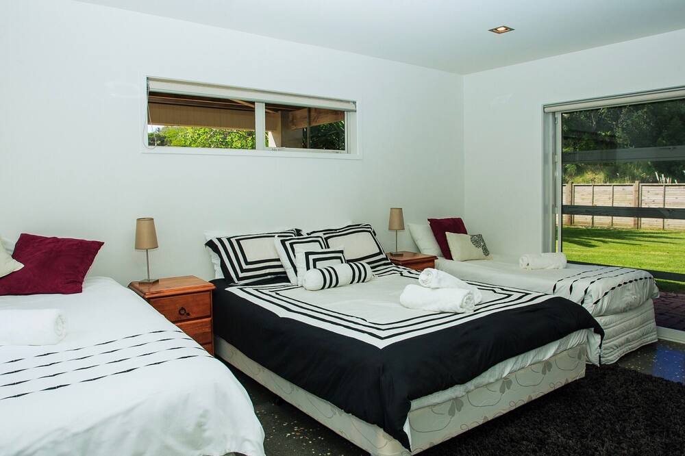 Photo of Bedroom in Matapouri